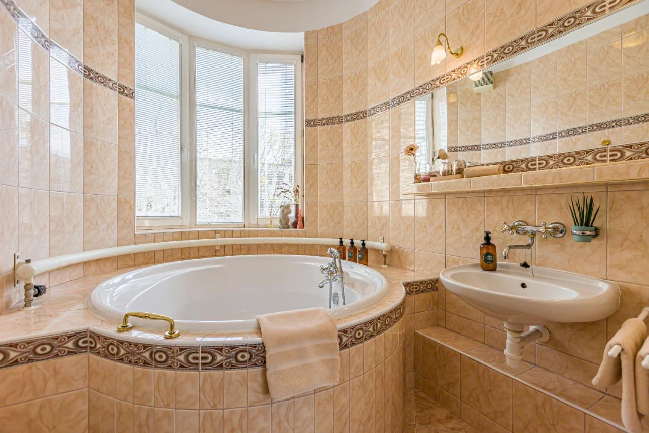 Hotel Arcus Garden Bratislava Ngoại thất bức ảnh