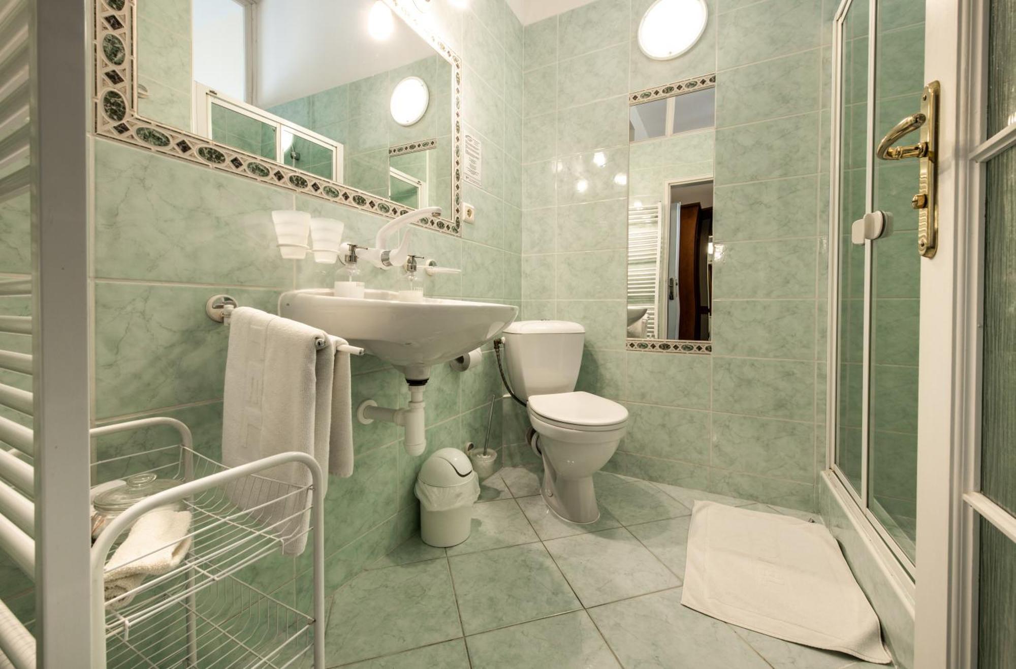 Hotel Arcus Garden Bratislava Ngoại thất bức ảnh