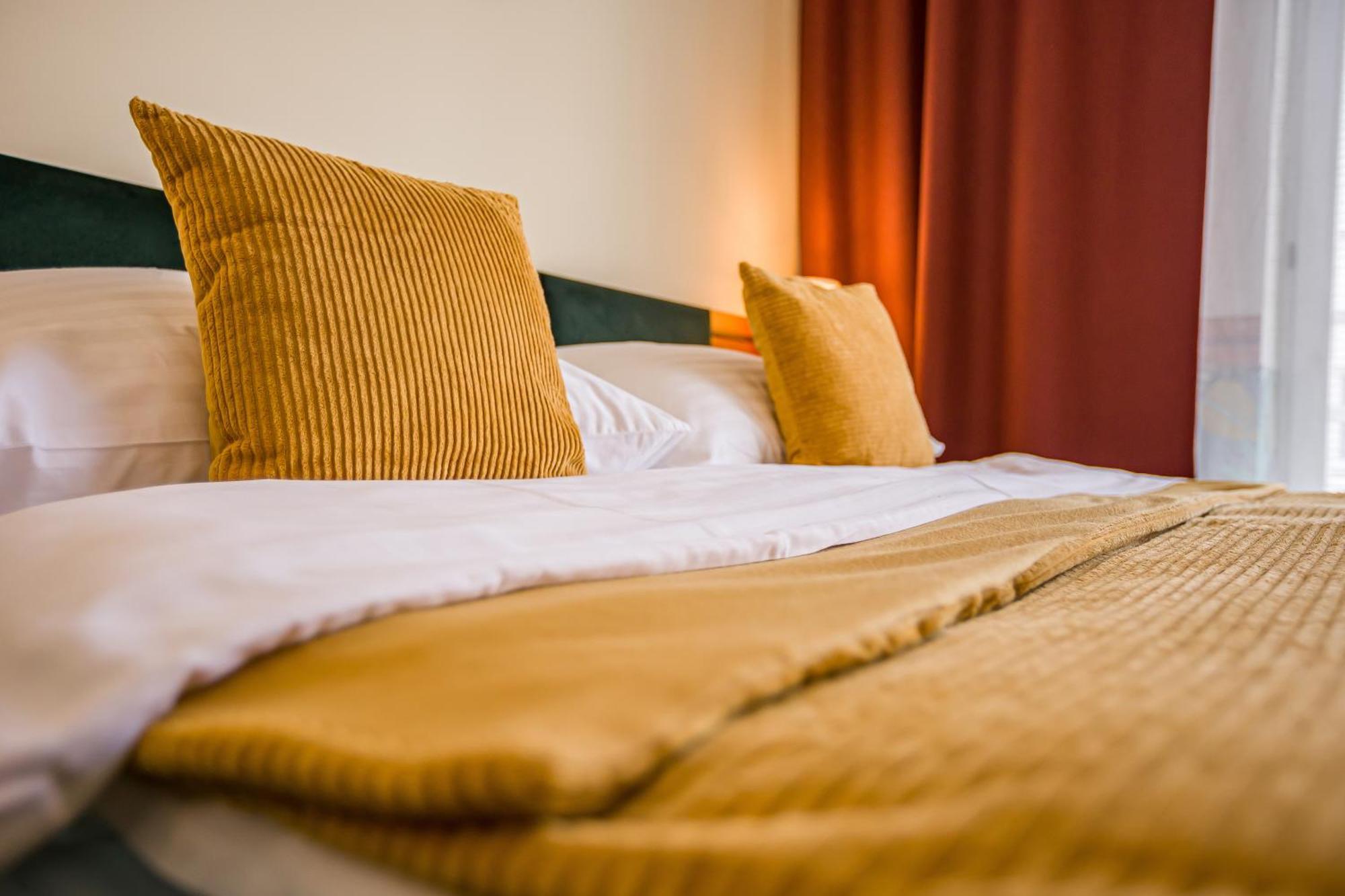 Hotel Arcus Garden Bratislava Ngoại thất bức ảnh