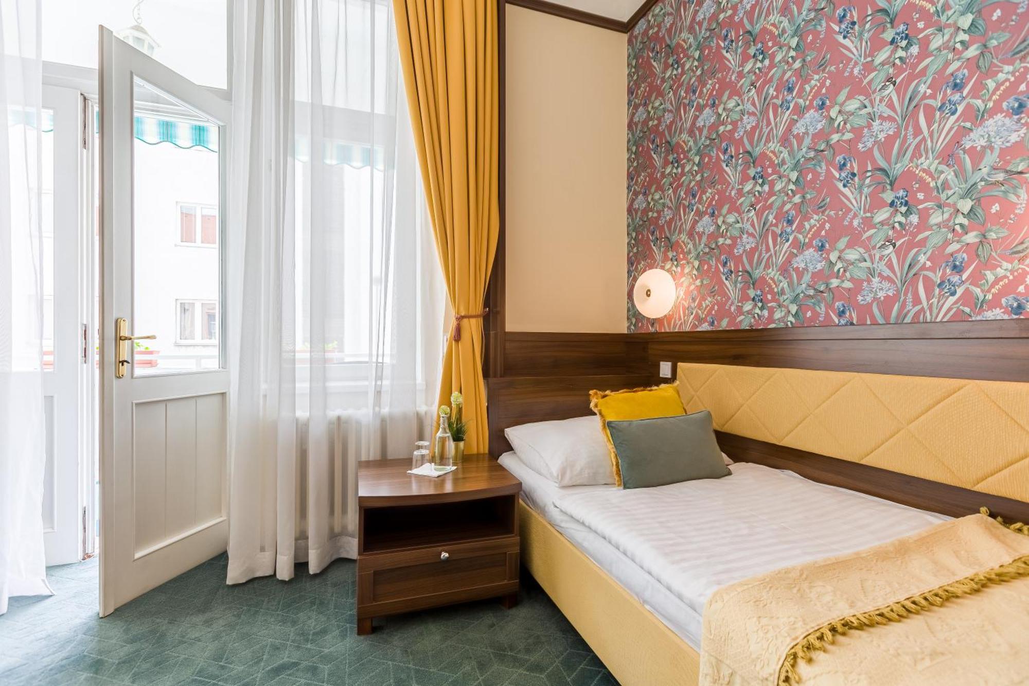 Hotel Arcus Garden Bratislava Ngoại thất bức ảnh