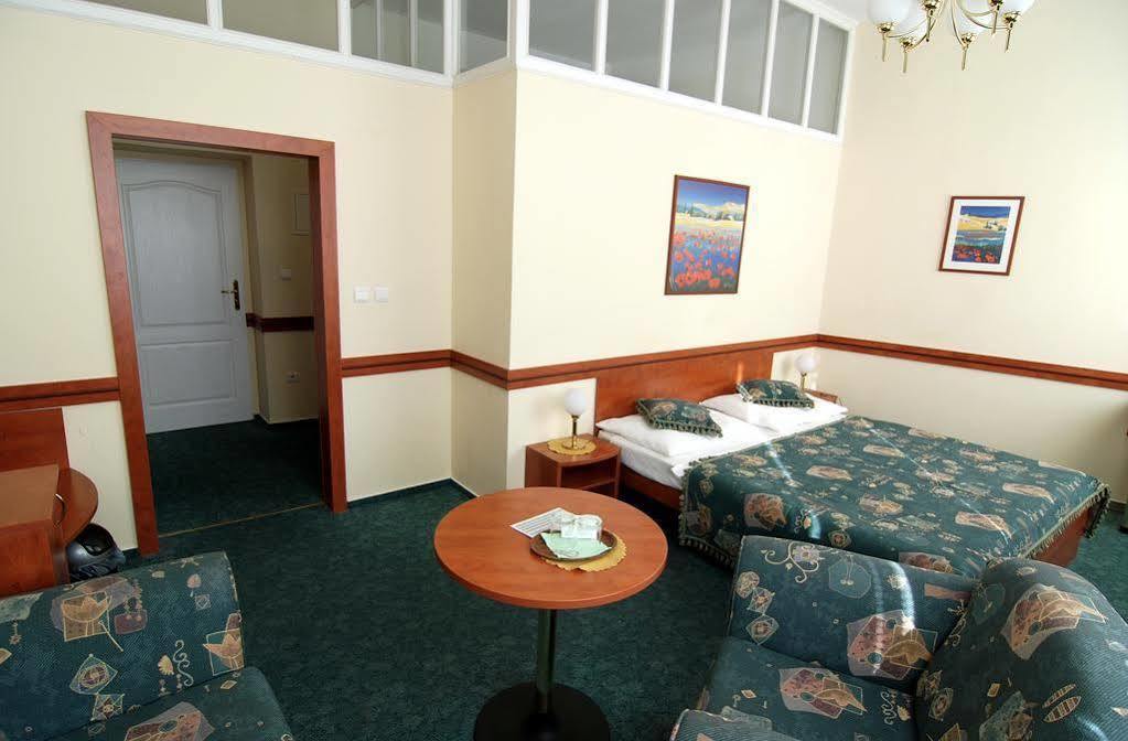 Hotel Arcus Garden Bratislava Ngoại thất bức ảnh